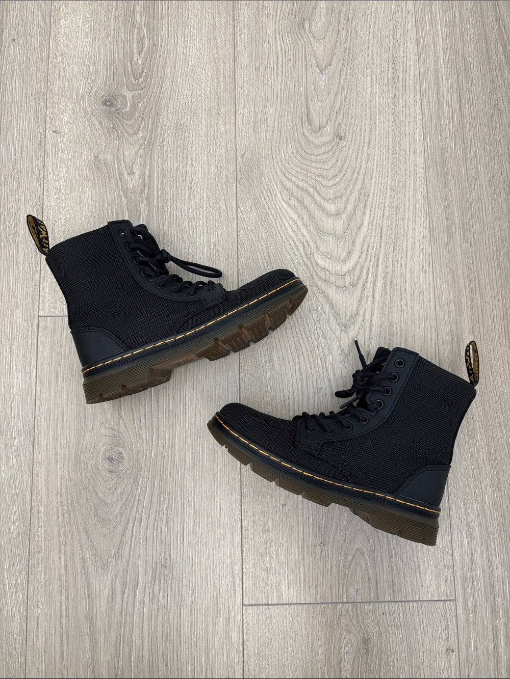 Dr. Marten Combs Boot 13Y
